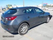 ✅ 2018 Mazda 3 Sport • VIN: 3MZBN1K75JM171686 • Lot: 43363933. Wystawiony na IAAI z przebiegiem 74 025 mil. Bezpłatny archiwum sprzedaży aukcyjnych z USA i szczegółowy raport historii pojazdu na DreamBid. Zdjęcie 4.