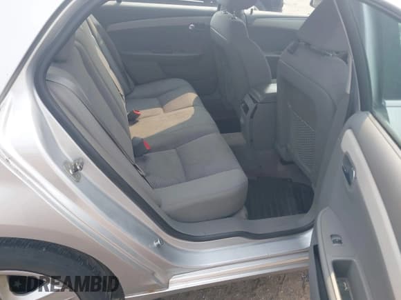 ✅ 2011 Chevrolet Malibu 1LS • VIN: 1G1ZB5E12BF103655 • Lot: 42890679. Wystawiony na IAAI z przebiegiem 95 073 mil. Bezpłatny archiwum sprzedaży aukcyjnych z USA i szczegółowy raport historii pojazdu na DreamBid. Zdjęcie 8.