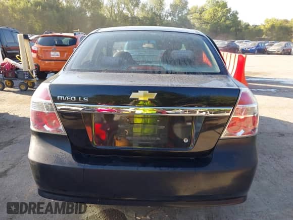 2007 Chevrolet Aveo LS z VIN KL1TD56667B098628, wystawiony jako IAAI lot #43324818 z przebiegiem 180 747 mil mil oraz . Historia ofert i sprzedaży dostępna na DreamBid. Obrazek 16.