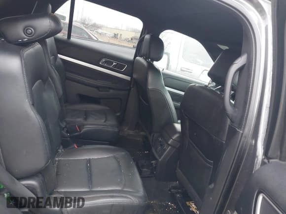 ✅ 2016 Ford Explorer XLT • VIN: 1FM5K8D82GGC84761 • Lot: 41865916. Wystawiony na IAAI z przebiegiem 226 883 mil. Bezpłatny archiwum sprzedaży aukcyjnych z USA i szczegółowy raport historii pojazdu na DreamBid. Zdjęcie 8.