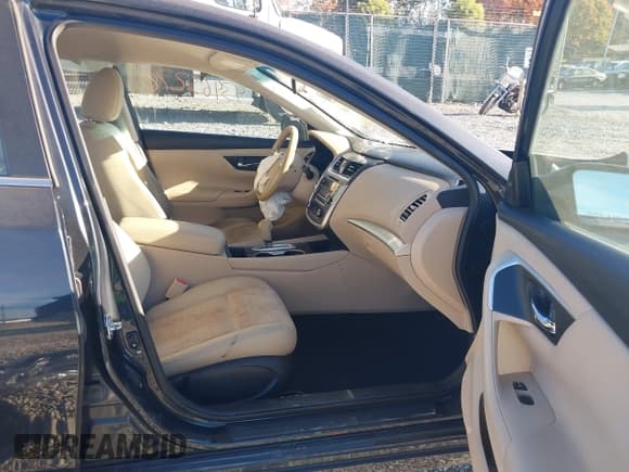 ✅ 2017 Nissan Altima SR • VIN: 1N4AL3AP2HC258514 • Lot: 43463278. Listed on IAAI with 118,080 mi. Free auction sales archive from the USA and detailed vehicle history report at DreamBid. Image 5.