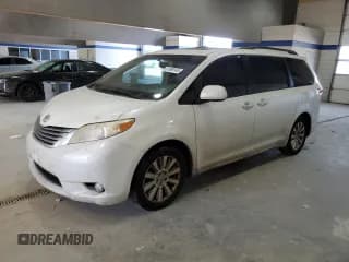 ✅ 2011 Toyota Sienna XLE • VIN: 5TDDK3DC9BS024668 • Лот: 81898145. Опубликован ранее на Copart с пробегом Не указан. Бесплатный доступ к архиву аукционных продаж из США и подробный отчёт об истории автомобиля на DreamBid. Изображение 1.
