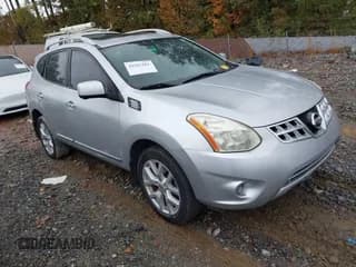 ✅ 2013 Nissan Rogue S • VIN: JN8AS5MT9DW000778 • Lot: 43567501. Wystawiony na IAAI z przebiegiem 140 694 mil. Bezpłatny archiwum sprzedaży aukcyjnych z USA i szczegółowy raport historii pojazdu na DreamBid. Zdjęcie 1.