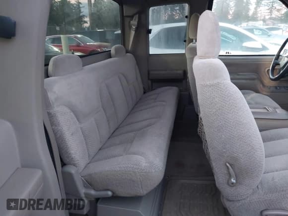 ✅ 1998 Chevrolet Silverado 1500 • VIN: 2GCEK19R1W1280841 • Lot: 43711981. Listed on IAAI with 257,693 mi. Free auction sales archive from the USA and detailed vehicle history report at DreamBid. Image 8.