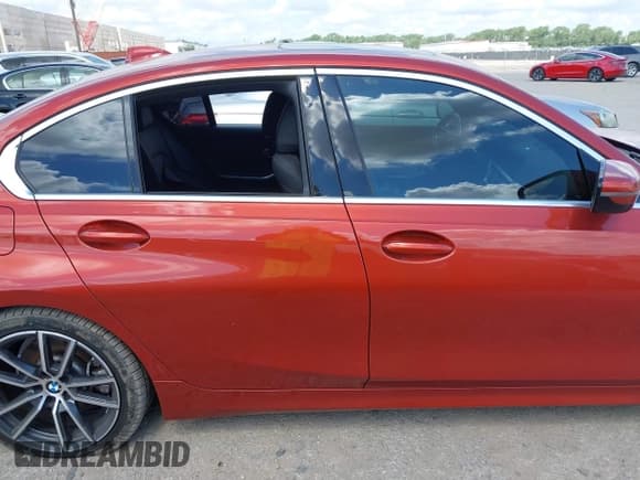 ✅ 2021 BMW 3 Series 330i xDrive • VIN: 3MW5R7J01M8B77667 • Lot: 42569602. Listed on IAAI with 61,457 mi. Free auction sales archive from the USA and detailed vehicle history report at DreamBid. Image 13.