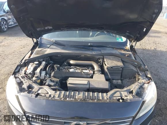 ✅ 2015 Volvo S60 T5 Platinum • VIN: YV1612TM3F1343528 • Lot: 43827413. Listed on IAAI with 141,711 mi. Free auction sales archive from the USA and detailed vehicle history report at DreamBid. Image 10.