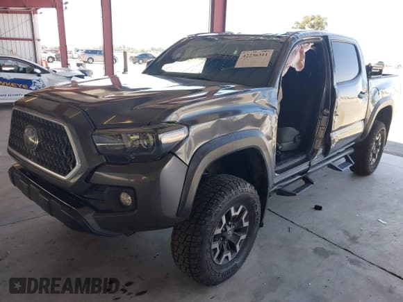 ✅ 2017 Toyota Tacoma SR5 • VIN: 3TMCZ5AN9HM062936 • Lot: 42236311. Listed on IAAI with 60,479 mi. Free auction sales archive from the USA and detailed vehicle history report at DreamBid. Image 18.