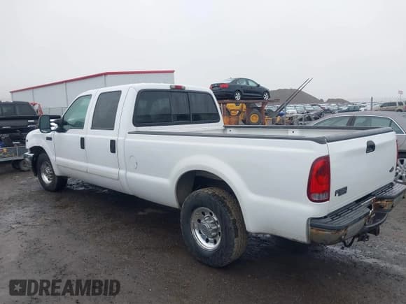✅ 2001 Ford F-350 • VIN: 3FTSW30S81MA57801 • Lot: 43806662. Wystawiony na IAAI z przebiegiem 184 408 mil. Bezpłatny archiwum sprzedaży aukcyjnych z USA i szczegółowy raport historii pojazdu na DreamBid. Zdjęcie 15.