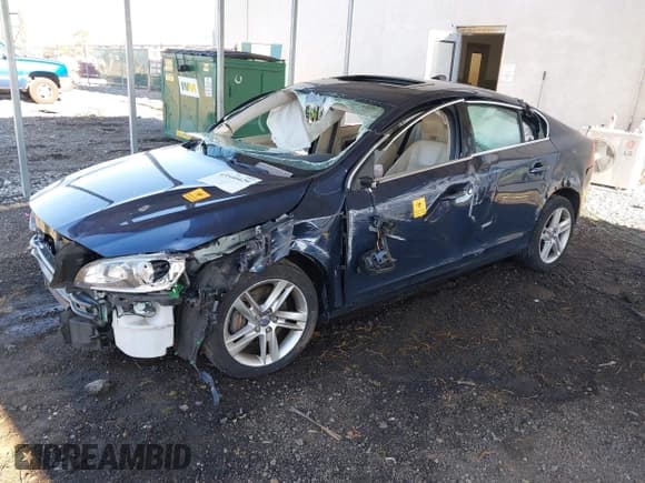 ✅ 2014 Volvo S60 T5 • VIN: YV1612FS3E2271670 • Lot: 43540429. Wystawiony na IAAI z przebiegiem 111 358 mil. Bezpłatny archiwum sprzedaży aukcyjnych z USA i szczegółowy raport historii pojazdu na DreamBid. Zdjęcie 16.