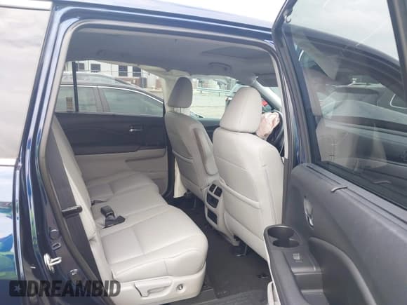 ✅ 2019 Honda Pilot EX-L • VIN: 5FNYF5H51KB038629 • Lot: 43342079. Listed on IAAI with 53,948 mi. Free auction sales archive from the USA and detailed vehicle history report at DreamBid. Image 8.