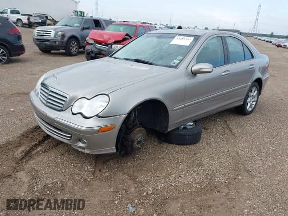 ✅ 2007 Mercedes-Benz C 280 Luxury • VIN: WDBRF92H27F921073 • Lot: 43285297. Wystawiony na IAAI z przebiegiem 77 116 mil. Bezpłatny archiwum sprzedaży aukcyjnych z USA i szczegółowy raport historii pojazdu na DreamBid. Zdjęcie 17.