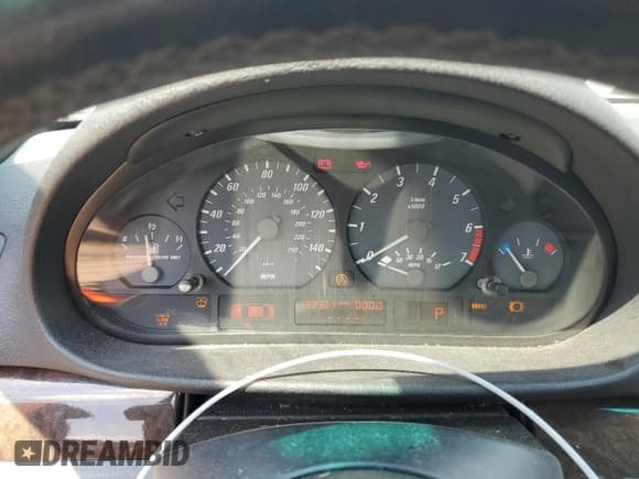 ✅ 2002 BMW 3 Series 325Ci • VIN: WBABS33412JY59885 • Лот: 65910515. Опубликован ранее на Copart с пробегом 139 361 миль. Бесплатный доступ к архиву аукционных продаж из США и подробный отчёт об истории автомобиля на DreamBid. Изображение 9.