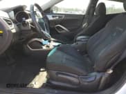 ✅ 2016 Hyundai Veloster • VIN: KMHTC6AD4GU277239 • Lot: 46467565. Wystawiony na Copart z przebiegiem 122 613 mil. Bezpłatny archiwum sprzedaży aukcyjnych z USA i szczegółowy raport historii pojazdu na DreamBid. Zdjęcie 7.