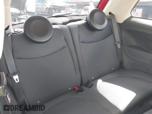 ✅ 2015 FIAT 500 Pop • VIN: 3C3CFFAR8FT502590 • Лот: 43478840. Опубликован ранее на IAAI с пробегом 90 172 миль. Бесплатный доступ к архиву аукционных продаж из США и подробный отчёт об истории автомобиля на DreamBid. Изображение 8.