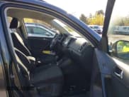 ✅ 2018 Volkswagen Tiguan • VIN: WVGBV7AX7JK002294 • Lot: 43472868. Wystawiony na IAAI z przebiegiem 114 737 mil. Bezpłatny archiwum sprzedaży aukcyjnych z USA i szczegółowy raport historii pojazdu na DreamBid. Zdjęcie 5.