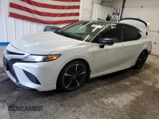 ✅ 2019 Toyota Camry XSE • VIN: 4T1BZ1HK4KU023735 • Lot: 89900785. Wystawiony na Copart z przebiegiem 132 437 mil. Bezpłatny archiwum sprzedaży aukcyjnych z USA i szczegółowy raport historii pojazdu na DreamBid. Zdjęcie 1.