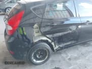 ✅ 2013 Hyundai Accent GS • VIN: KMHCT5AE6DU126305 • Lot: 43607621. Wystawiony na IAAI z przebiegiem 84 024 mil. Bezpłatny archiwum sprzedaży aukcyjnych z USA i szczegółowy raport historii pojazdu na DreamBid. Zdjęcie 6.