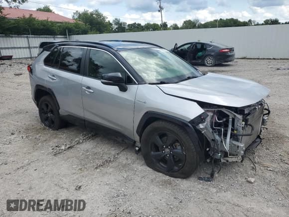 ✅ 2019 Toyota RAV4 Hybrid XSE • VIN: JTMEWRFV8KJ019596 • Lot: 67616475. Listed on Copart with 66,422 mi. Free auction sales archive from the USA and detailed vehicle history report at DreamBid. Image 4.