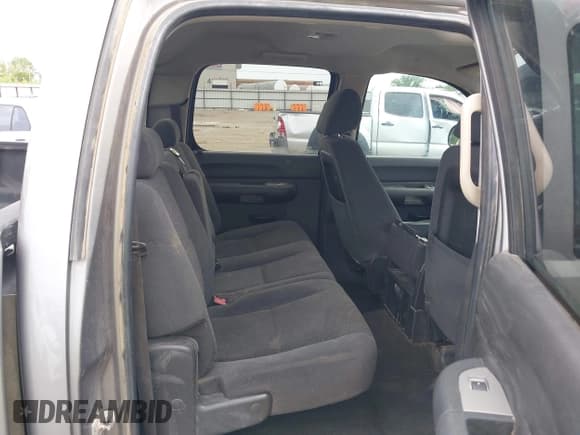 ✅ 2007 Chevrolet Silverado 1500 1LT • VIN: 2GCEC13J271510467 • Lot: 42184998. Wystawiony na IAAI z przebiegiem 258 558 mil. Bezpłatny archiwum sprzedaży aukcyjnych z USA i szczegółowy raport historii pojazdu na DreamBid. Zdjęcie 8.