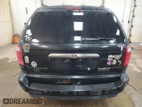 ✅ 2007 Chrysler Town & Country Touring • VIN: 2A4GP54L27R310365 • Lot: 90981405. Listed on Copart with 210,527 mi. Free auction sales archive from the USA and detailed vehicle history report at DreamBid. Image 6.