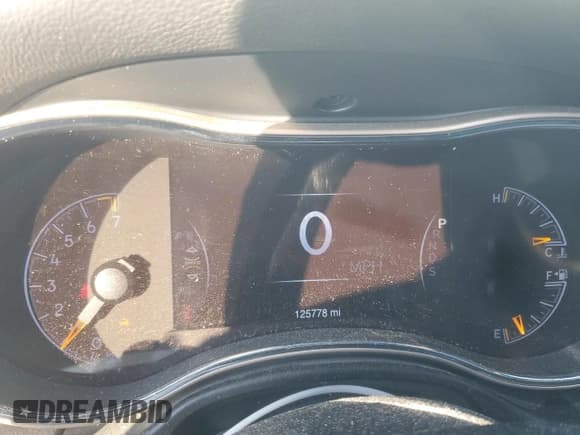 ✅ 2015 Jeep Grand Cherokee Limited • VIN: 1C4RJFBG0FC726238 • Lot: 87081535. Listed on Copart with 125,778 mi. Free auction sales archive from the USA and detailed vehicle history report at DreamBid. Image 9.