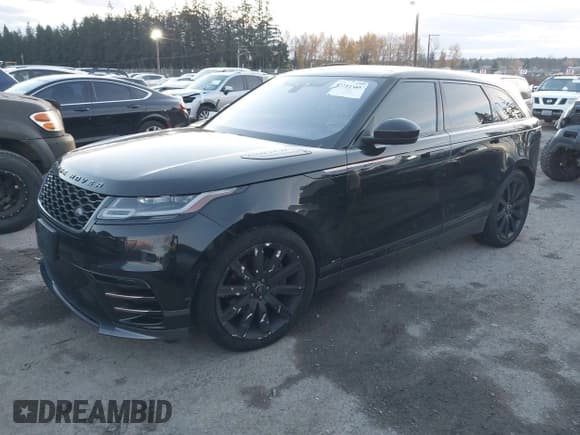 ✅ 2018 Land Rover Range Rover Velar R-Dynamic HSE • VIN: SALYM2RV5JA752217 • Lot: 43722368. Wystawiony na IAAI z przebiegiem 99 944 mil. Bezpłatny archiwum sprzedaży aukcyjnych z USA i szczegółowy raport historii pojazdu na DreamBid. Zdjęcie 17.