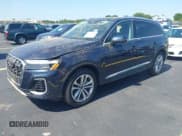 ✅ 2025 Audi Q7 Premium • VIN: WA1ACBF78SD010874 • Lot: 42277099. Wystawiony na IAAI z przebiegiem 5 299 mil. Bezpłatny archiwum sprzedaży aukcyjnych z USA i szczegółowy raport historii pojazdu na DreamBid. Zdjęcie 17.