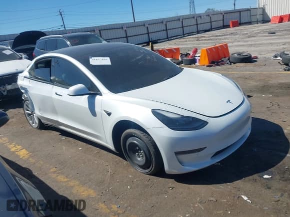 ✅ 2021 Tesla Model 3 Long Range • VIN: 5YJ3E1EB6MF902268 • Lot: 41837846. Wystawiony na IAAI z przebiegiem 37 041 mil. Bezpłatny archiwum sprzedaży aukcyjnych z USA i szczegółowy raport historii pojazdu na DreamBid. Zdjęcie 1.