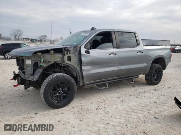 ✅ 2021 Chevrolet Silverado 1500 Custom Trail Boss • VIN: 3GCPYCELXMG285450 • Lot: 47127795. Wystawiony na Copart z przebiegiem 79 628 mil. Bezpłatny archiwum sprzedaży aukcyjnych z USA i szczegółowy raport historii pojazdu na DreamBid. Zdjęcie 1.