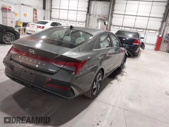 ✅ 2024 Hyundai Elantra Limited • VIN: KMHLP4DG8RU792942 • Lot: 43850872. Wystawiony na IAAI z przebiegiem 34 704 mil. Bezpłatny archiwum sprzedaży aukcyjnych z USA i szczegółowy raport historii pojazdu na DreamBid. Zdjęcie 4.