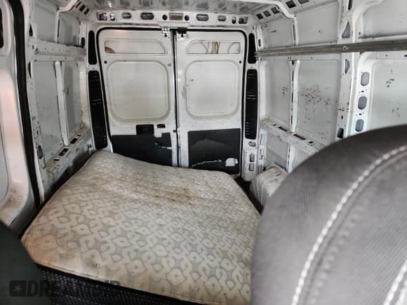 ✅ 2014 Ram ProMaster Cargo • VIN: 3C6TRVCGXEE104736 • Lot: 62448645. Wystawiony na Copart z przebiegiem 163 241 mil. Bezpłatny archiwum sprzedaży aukcyjnych z USA i szczegółowy raport historii pojazdu na DreamBid. Zdjęcie 10.