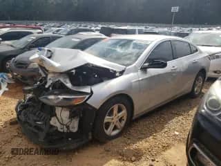2021 Chevrolet Malibu LS z VIN 1G1ZB5ST8MF033068, wystawiony jako Copart lot #85184335 z przebiegiem Nie podano mil oraz Szkoda całkowita • Salvage title. Historia ofert i sprzedaży dostępna na DreamBid. Obrazek 1.