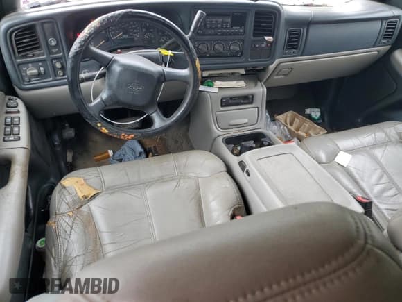 ✅ 2002 Chevrolet Suburban LS • VIN: 3GNEC16Z62G252379 • Лот: 73461294. Опубликован ранее на Copart с пробегом 321 647 миль. Бесплатный доступ к архиву аукционных продаж из США и подробный отчёт об истории автомобиля на DreamBid. Изображение 8.