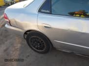 ✅ 2001 Honda Accord LX • VIN: 1HGCG16491A035402 • Лот: 41325416. Опубликован ранее на IAAI с пробегом 218 566 миль. Бесплатный доступ к архиву аукционных продаж из США и подробный отчёт об истории автомобиля на DreamBid. Изображение 6.