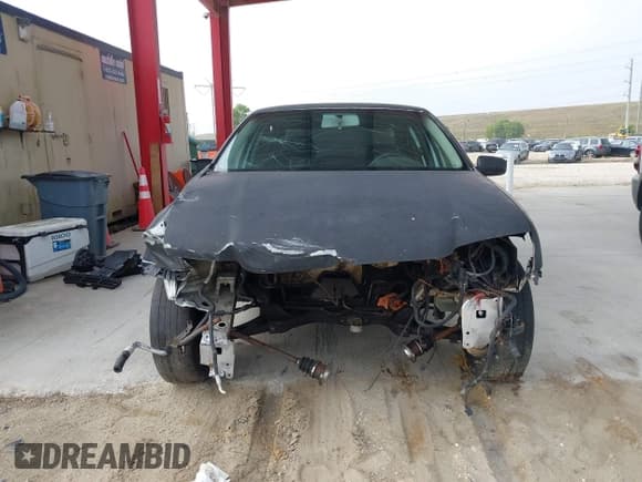 ✅ 2000 Volkswagen Jetta GLS • VIN: 3VWSE29MXYM049238 • Lot: 41906753. Listed on IAAI with Not provided. Free auction sales archive from the USA and detailed vehicle history report at DreamBid. Image 6.