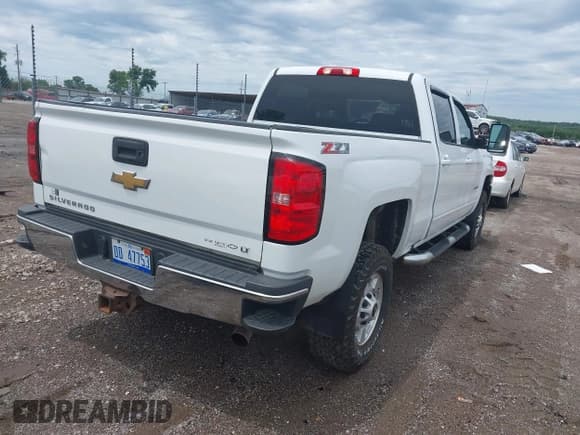 ✅ 2017 Chevrolet Silverado 2500HD LT • VIN: 1GC1KVEG4HF103805 • Lot: 42528905. Listed on IAAI with 306,889 mi. Free auction sales archive from the USA and detailed vehicle history report at DreamBid. Image 4.