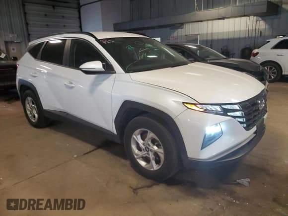 ✅ 2022 Hyundai Tucson SEL • VIN: 5NMJBCAE9NH030938 • Lot: 47556574. Wystawiony na Copart z przebiegiem 24 239 mil. Bezpłatny archiwum sprzedaży aukcyjnych z USA i szczegółowy raport historii pojazdu na DreamBid. Zdjęcie 4.