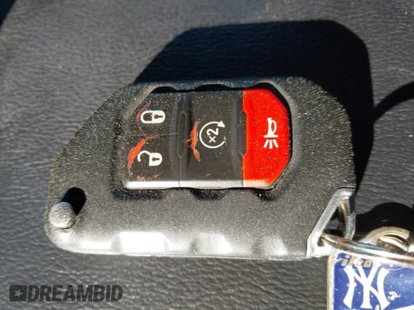 ✅ 2020 Jeep Wrangler Unlimited Rubicon • VIN: 1C4HJXFN4LW136516 • Lot: 41874403. Wystawiony na IAAI z przebiegiem 87 576 mil. Bezpłatny archiwum sprzedaży aukcyjnych z USA i szczegółowy raport historii pojazdu na DreamBid. Zdjęcie 11.