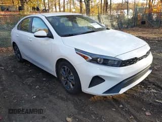 ✅ 2023 Kia Forte LXS • VIN: 3KPF24AD3PE585977 • Лот: 43695106. Опубликован ранее на IAAI с пробегом 47 507 миль. Бесплатный доступ к архиву аукционных продаж из США и подробный отчёт об истории автомобиля на DreamBid. Изображение 1.