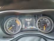 ✅ 2019 Jeep Cherokee Altitude • VIN: 1C4PJMLN8KD457614 • Lot: 90815205. Wystawiony na Copart z przebiegiem 19 285 mil. Bezpłatny archiwum sprzedaży aukcyjnych z USA i szczegółowy raport historii pojazdu na DreamBid. Zdjęcie 9.