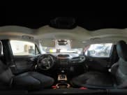 ✅ 2017 Jeep Renegade Altitude • VIN: ZACCJBBB8HPF54056 • Lot: 66073485. Wystawiony na Copart z przebiegiem 103 134 mil. Bezpłatny archiwum sprzedaży aukcyjnych z USA i szczegółowy raport historii pojazdu na DreamBid. Zdjęcie 15.