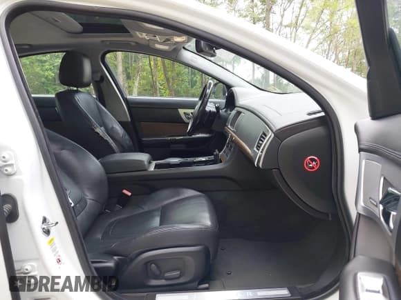 ✅ 2013 Jaguar XF RWD • VIN: SAJWA0ES4DPU08386 • Lot: 43091278. Listed on IAAI with 243,998 mi. Free auction sales archive from the USA and detailed vehicle history report at DreamBid. Image 5.