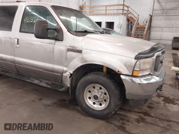 ✅ 2002 Ford Excursion XLT • VIN: 1FMNU41SX2EB16776 • Lot: 42126900. Listed on IAAI with 254,968 mi. Free auction sales archive from the USA and detailed vehicle history report at DreamBid. Image 6.