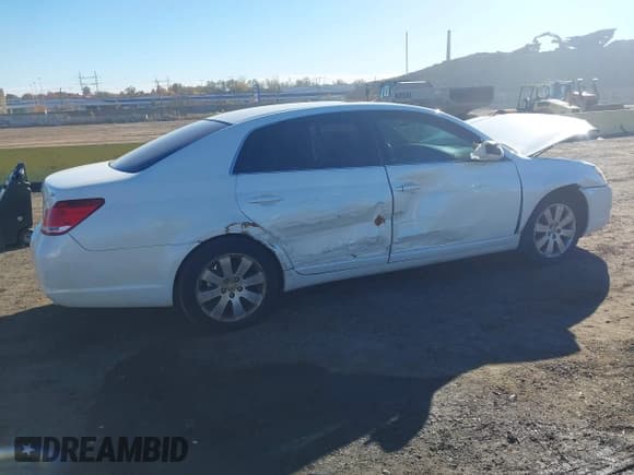 ✅ 2006 Toyota Avalon Limited • VIN: 4T1BK36B96U160985 • Lot: 43628158. Wystawiony na IAAI z przebiegiem 151 095 mil. Bezpłatny archiwum sprzedaży aukcyjnych z USA i szczegółowy raport historii pojazdu na DreamBid. Zdjęcie 4.