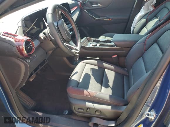 ✅ 2025 Chevrolet Equinox FWD RS • VIN: 3GNAXLEG2SL119480 • Lot: 62281625. Wystawiony na Copart z przebiegiem 10 614 mil. Bezpłatny archiwum sprzedaży aukcyjnych z USA i szczegółowy raport historii pojazdu na DreamBid. Zdjęcie 7.