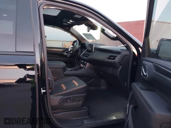 ✅ 2024 GMC Yukon AT4 • VIN: 1GKS2CKD7RR331840 • Lot: 41262938. Listed on IAAI with 5,748 mi. Free auction sales archive from the USA and detailed vehicle history report at DreamBid. Image 5.