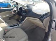 ✅ 2013 Ford C-Max SEL • VIN: 1FADP5CU6DL515510 • Lot: 41180709. Wystawiony na IAAI z przebiegiem 166 508 mil. Bezpłatny archiwum sprzedaży aukcyjnych z USA i szczegółowy raport historii pojazdu na DreamBid. Zdjęcie 5.