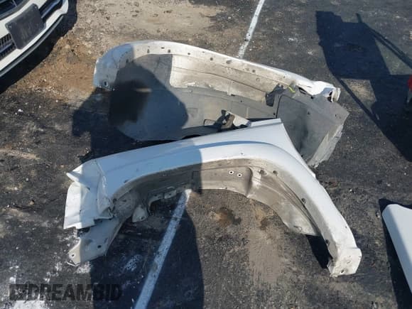 ✅ 2007 Chevrolet Silverado 2500HD LT1 • VIN: 1GCHK23D67F160348 • Lot: 43269127. Wystawiony na IAAI z przebiegiem 179 920 mil. Bezpłatny archiwum sprzedaży aukcyjnych z USA i szczegółowy raport historii pojazdu na DreamBid. Zdjęcie 12.