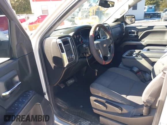 ✅ 2018 Chevrolet Silverado 1500 LT • VIN: 3GCPCREH6JG359777 • Лот: 41377806. Опубликован ранее на IAAI с пробегом 133 611 миль. Бесплатный доступ к архиву аукционных продаж из США и подробный отчёт об истории автомобиля на DreamBid. Изображение 5.