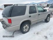 ✅ 2004 Chevrolet Blazer LS • VIN: 1GNDT13X74K145559 • Lot: 41458843. Wystawiony na IAAI z przebiegiem 156 824 mil. Bezpłatny archiwum sprzedaży aukcyjnych z USA i szczegółowy raport historii pojazdu na DreamBid. Zdjęcie 4.